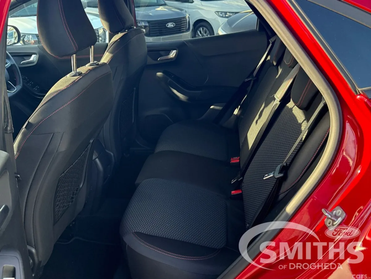 Ford Puma MPV, Petrol Hybrid, 2022, Red
