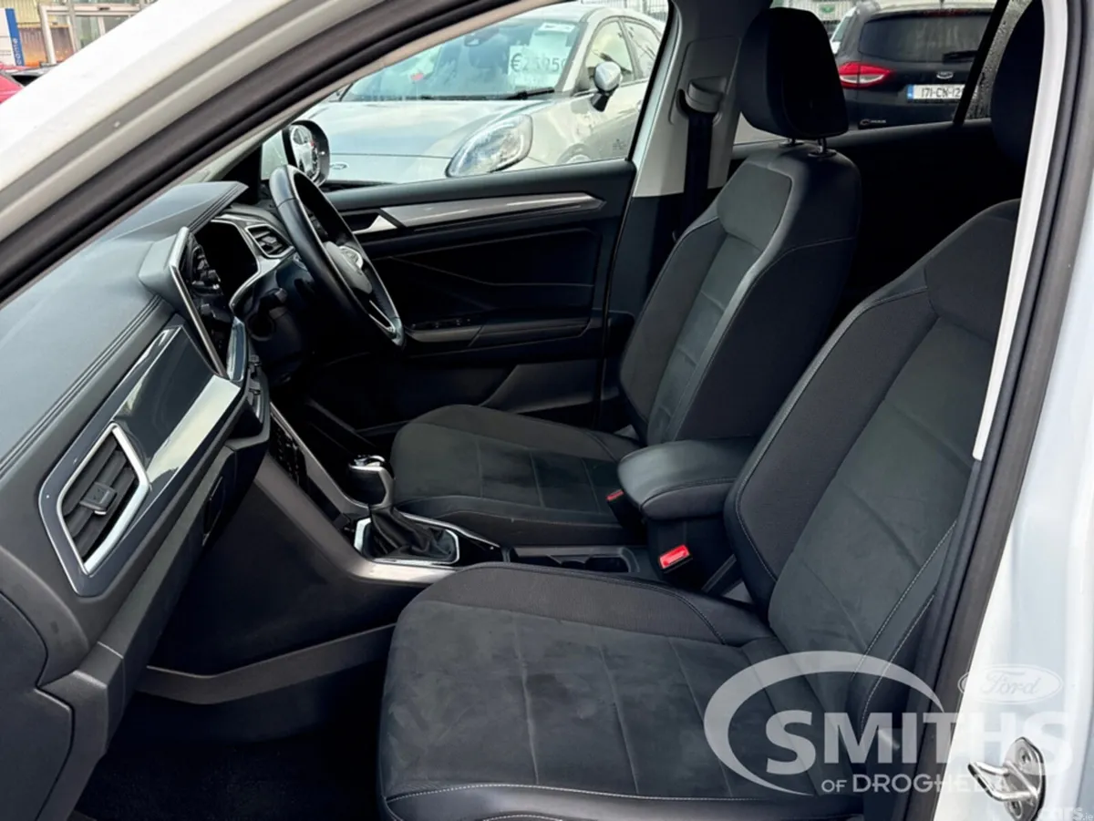 Volkswagen T-Roc Estate, Petrol, 2023, White