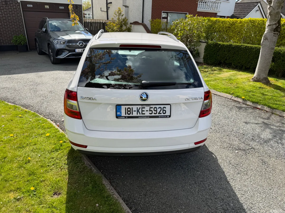 Skoda Octavia Estate, Diesel, 2018, White