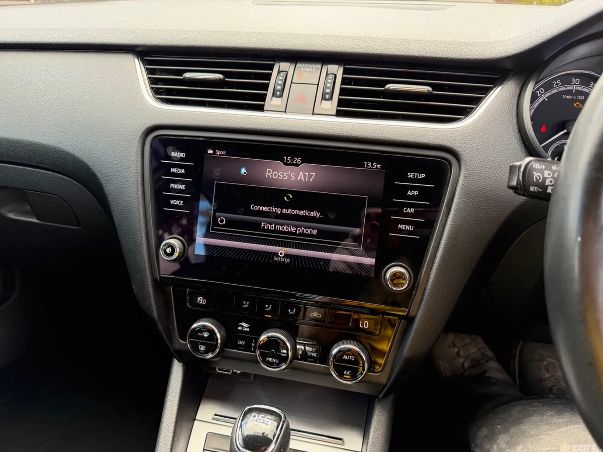 Skoda Octavia Estate, Diesel, 2018, White