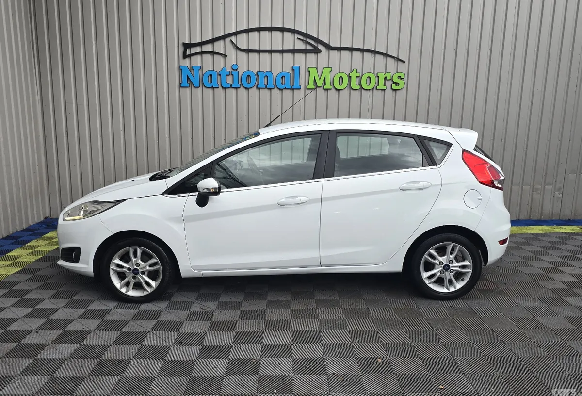 Ford Fiesta Hatchback, Petrol, 2016, White
