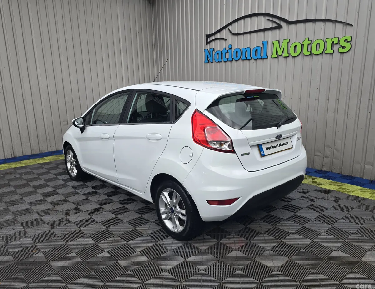 Ford Fiesta Hatchback, Petrol, 2016, White