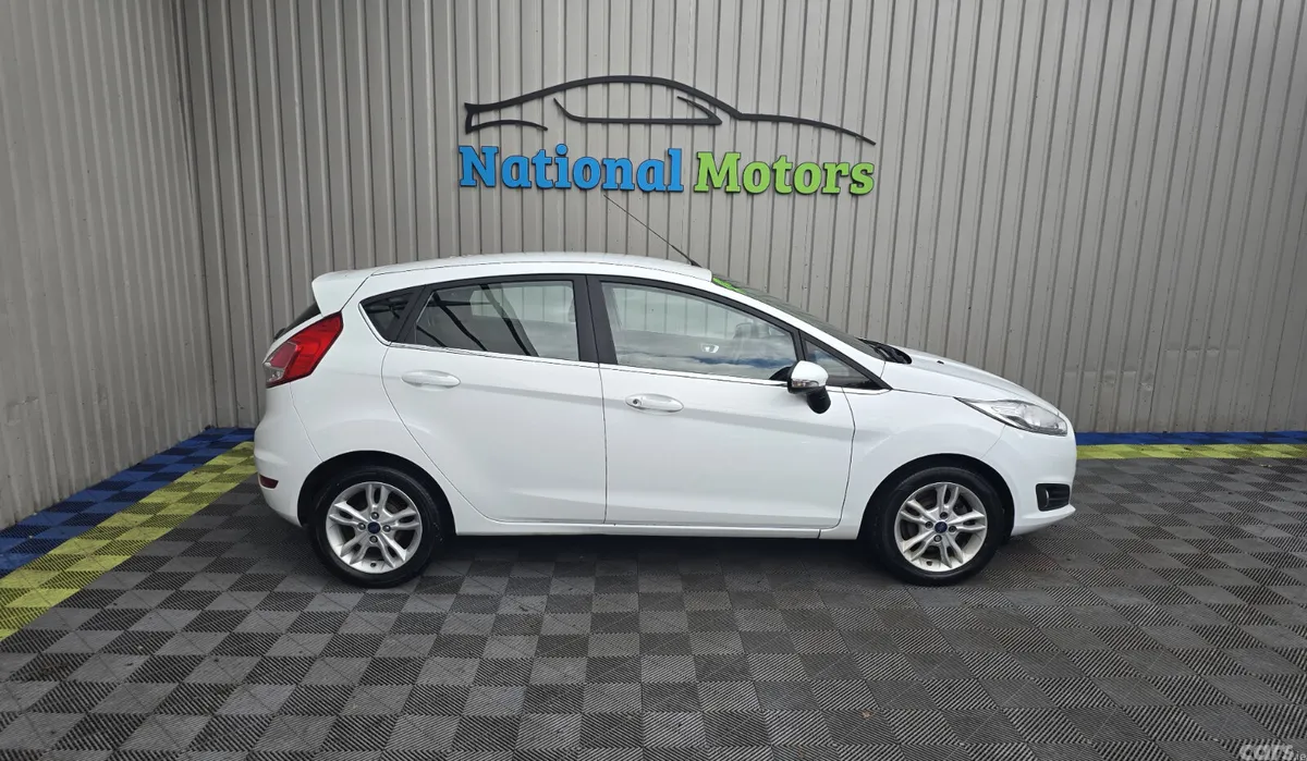 Ford Fiesta Hatchback, Petrol, 2016, White