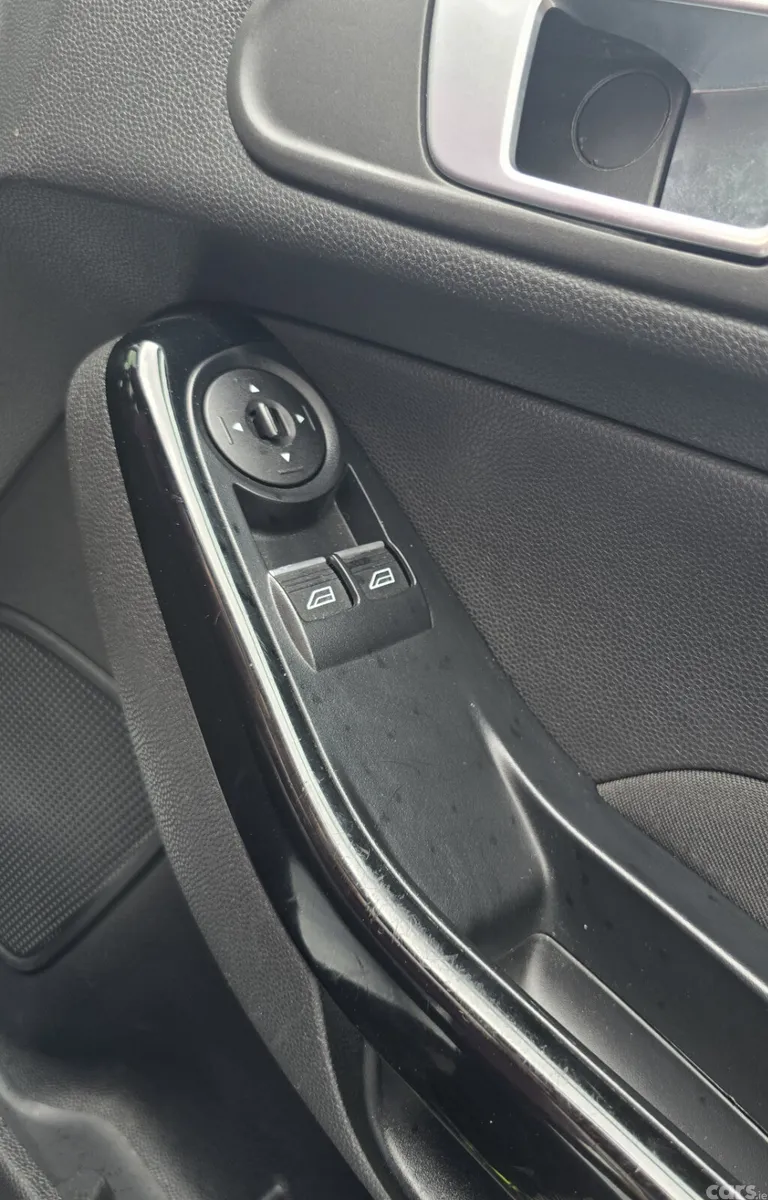 Ford Fiesta Hatchback, Petrol, 2016, White