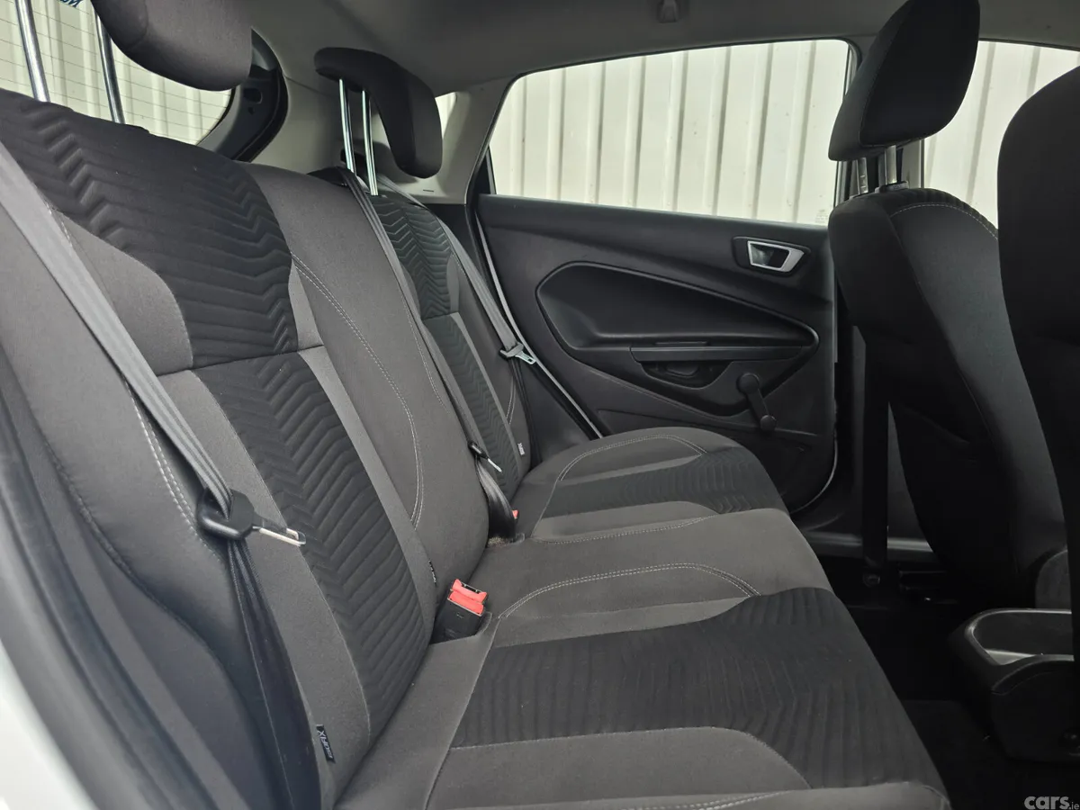 Ford Fiesta Hatchback, Petrol, 2016, White