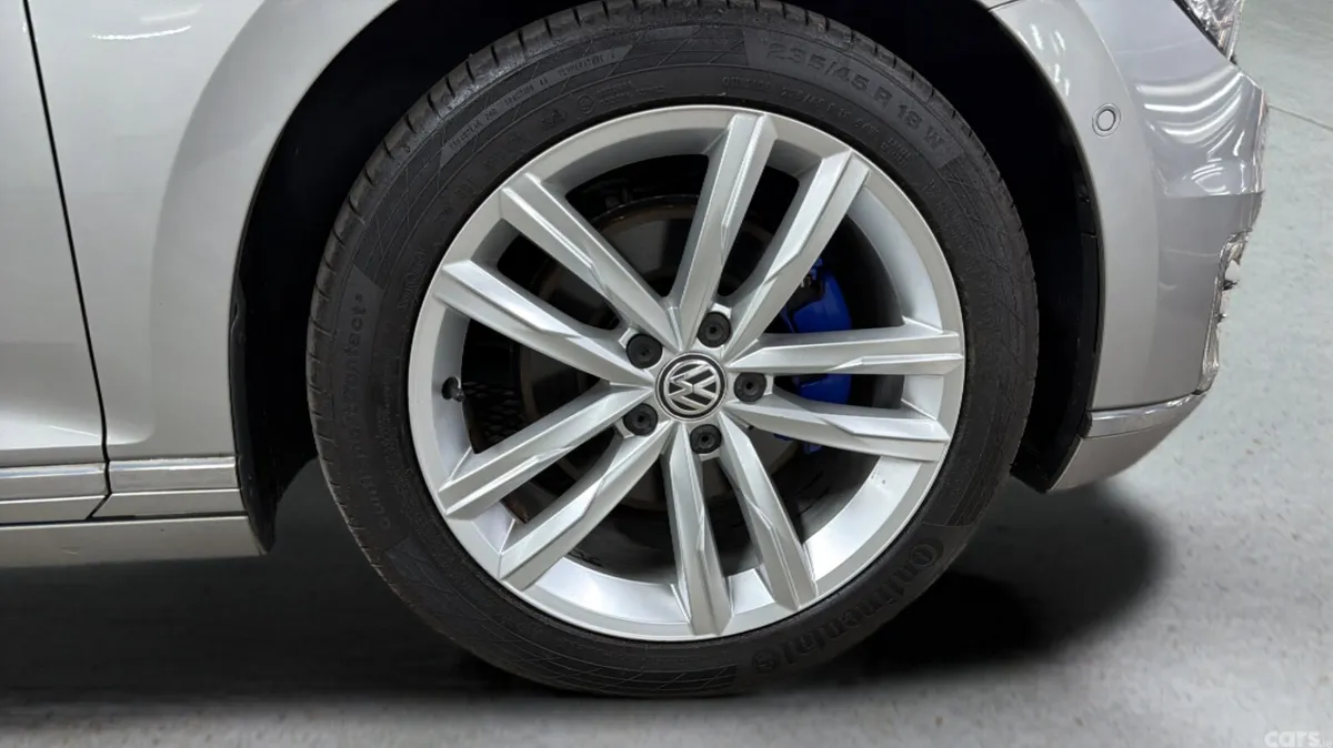 Volkswagen Passat Estate, Petrol Plug-in Hybrid, 2016, Silver