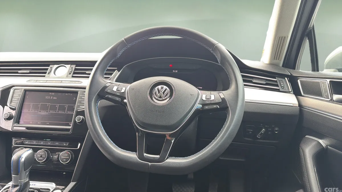 Volkswagen Passat Estate, Petrol Plug-in Hybrid, 2016, Silver