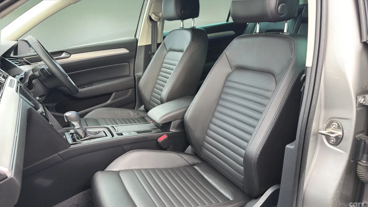Volkswagen Passat Estate, Petrol Plug-in Hybrid, 2016, Silver