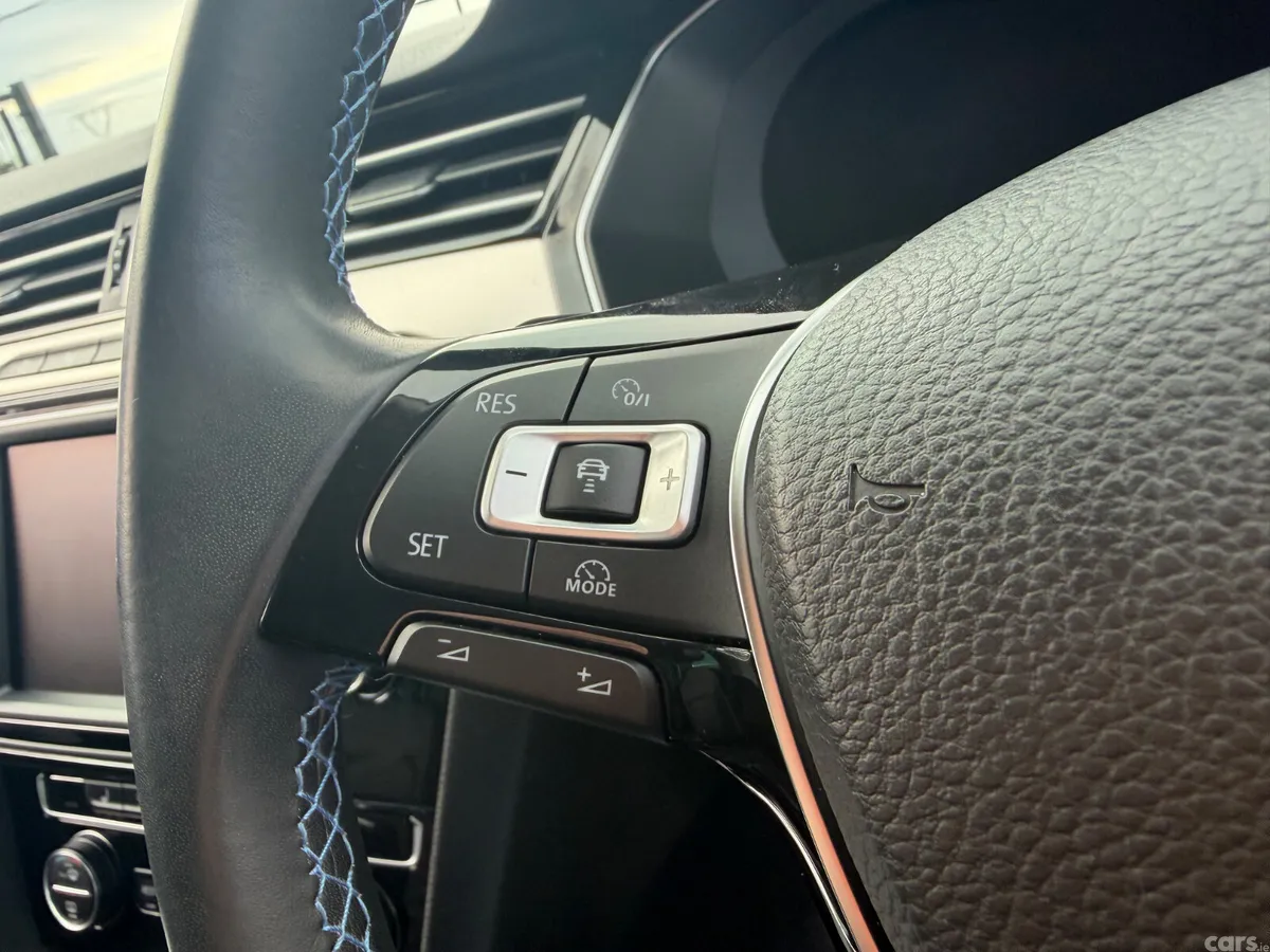 Volkswagen Passat Estate, Petrol Plug-in Hybrid, 2016, Silver