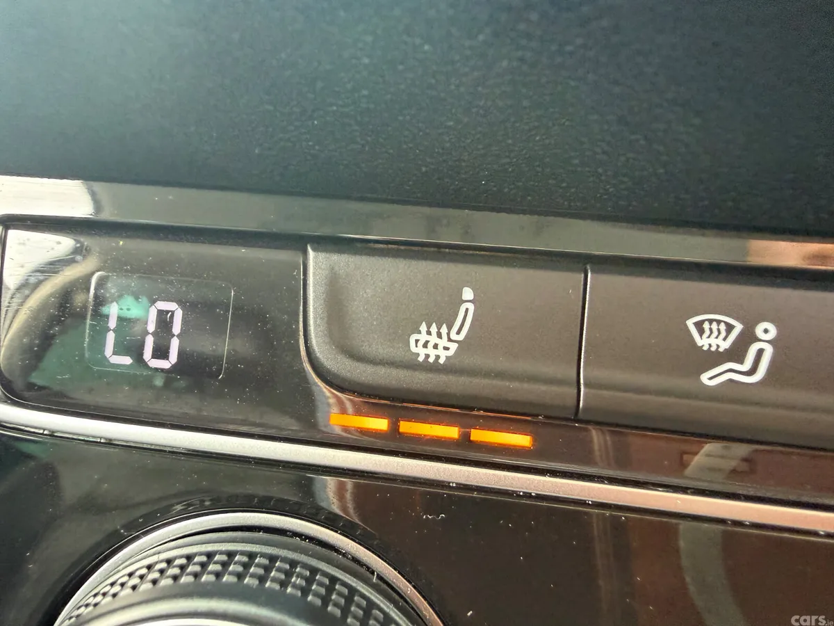 Volkswagen Passat Estate, Petrol Plug-in Hybrid, 2016, Silver