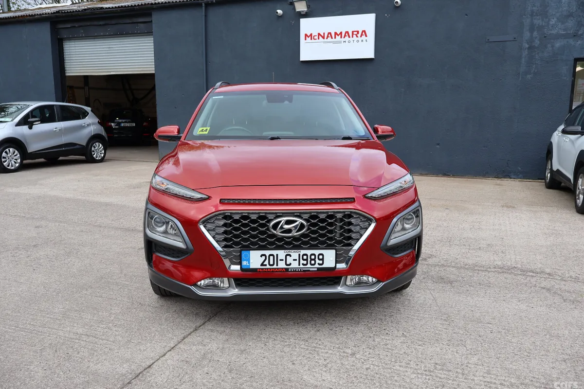 Hyundai KONA MPV, Petrol, 2020, Red