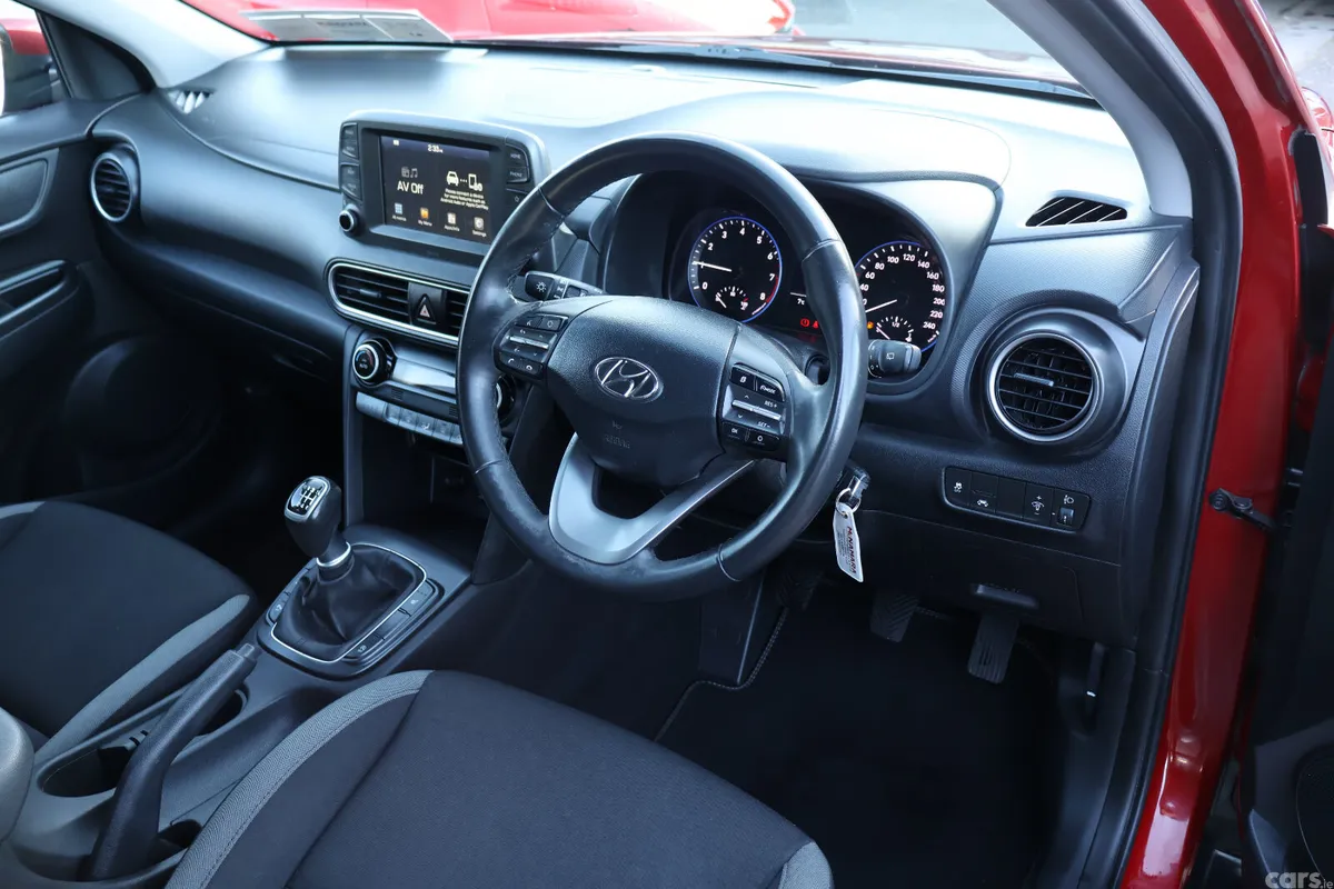 Hyundai KONA MPV, Petrol, 2020, Red