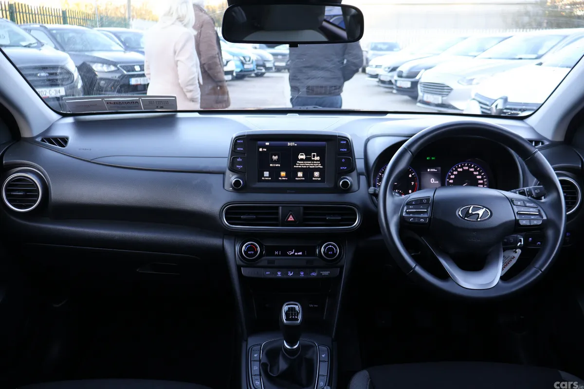 Hyundai KONA MPV, Petrol, 2020, Red