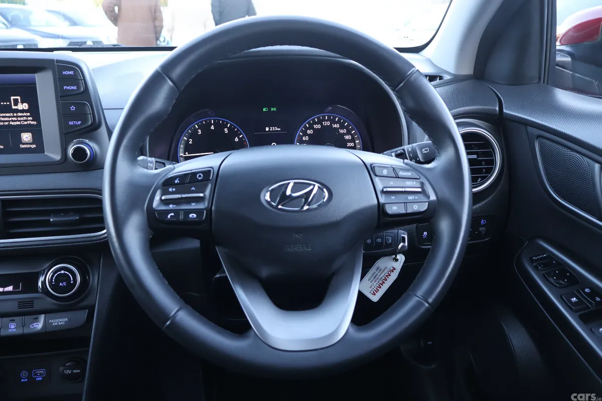 Hyundai KONA MPV, Petrol, 2020, Red