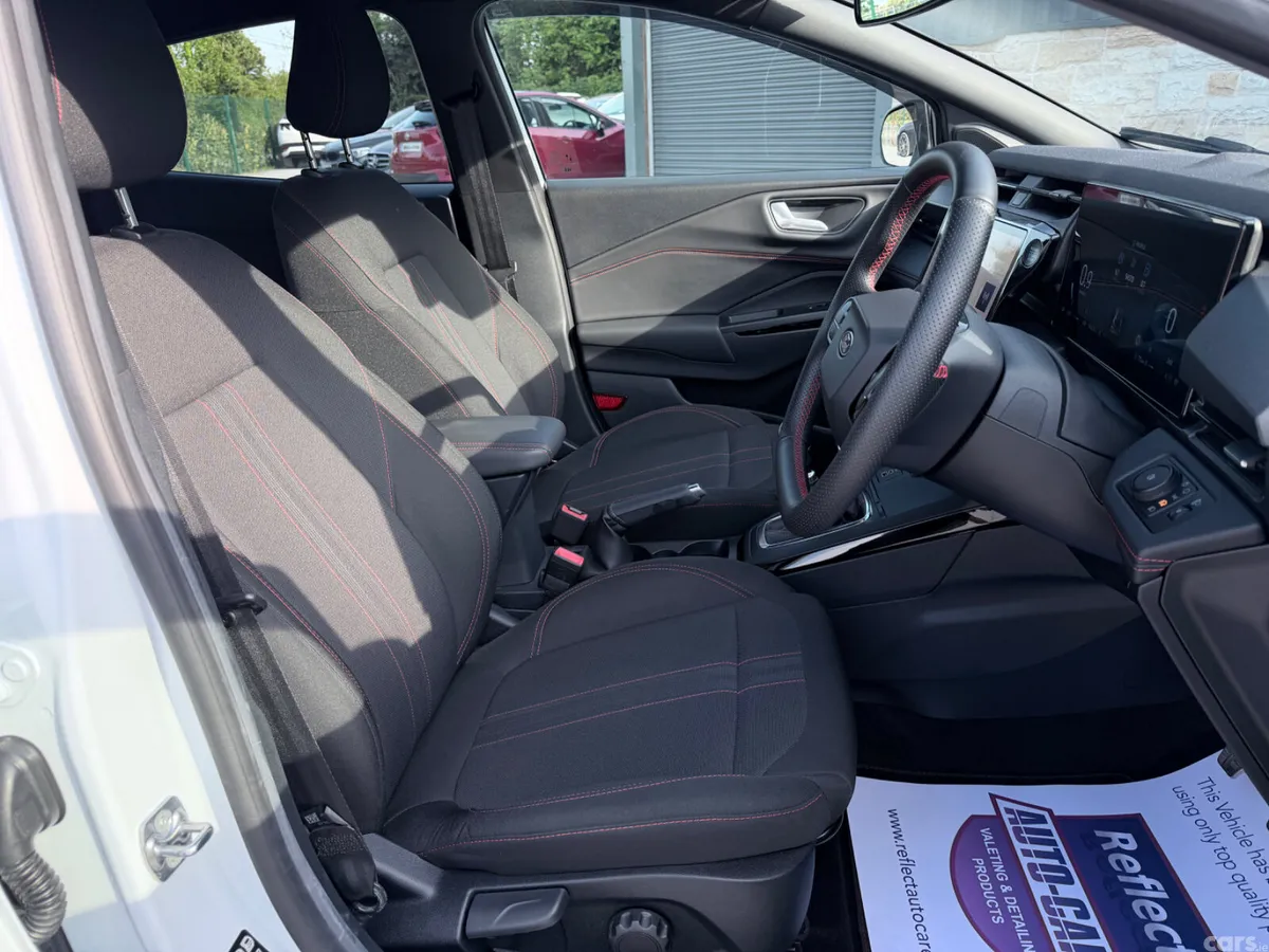 Ford Puma MPV, Petrol, 2025, White