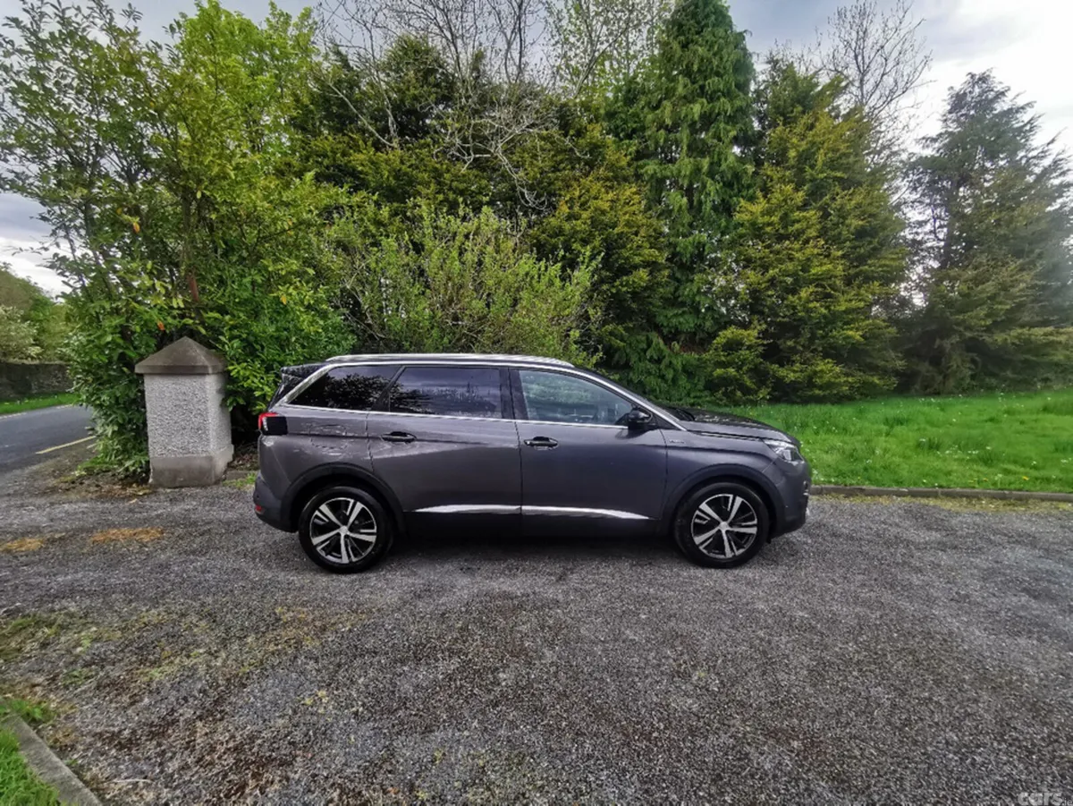 Peugeot 5008 MPV, Diesel, 2018, Black