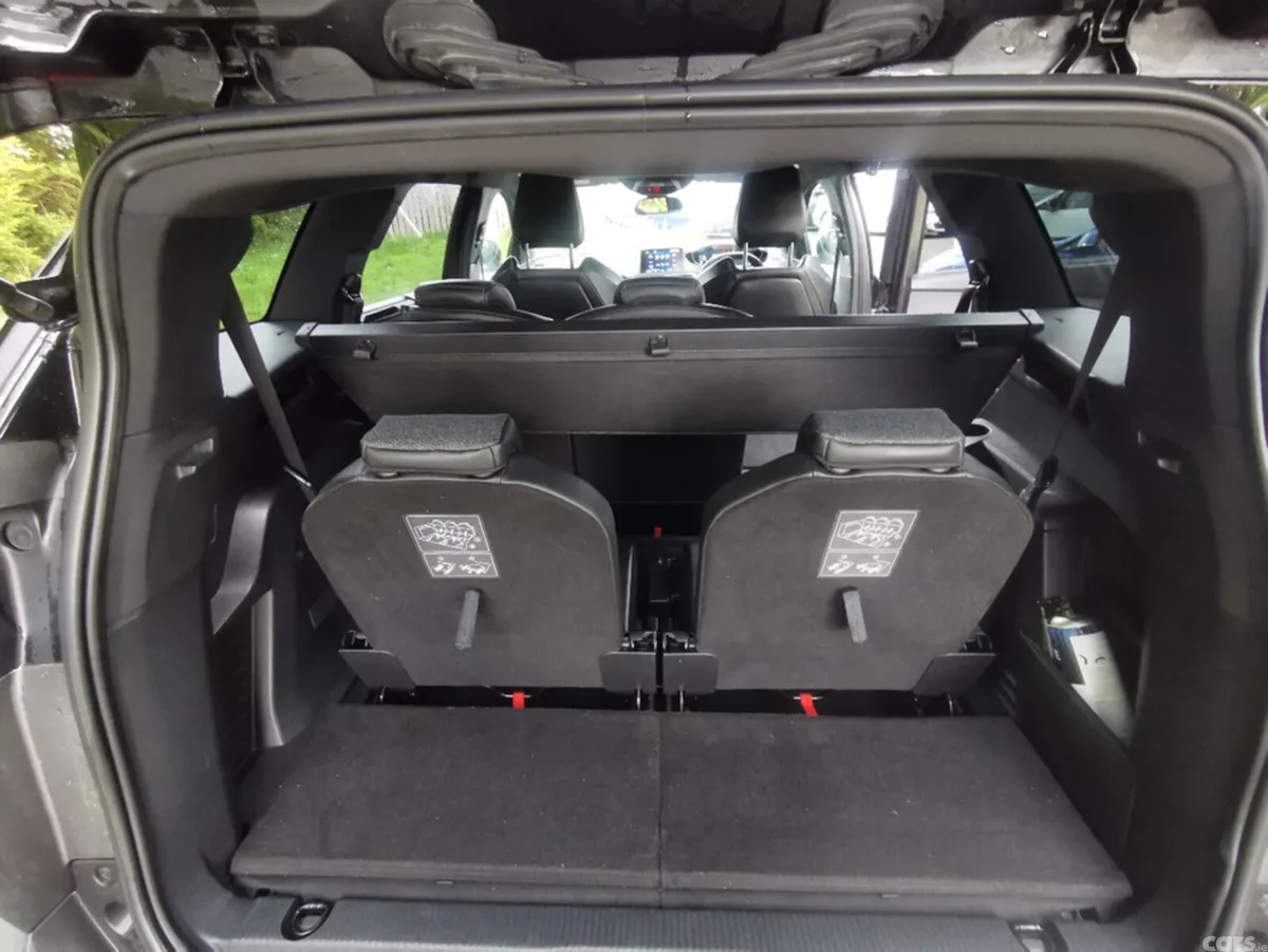 Peugeot 5008 MPV, Diesel, 2018, Black
