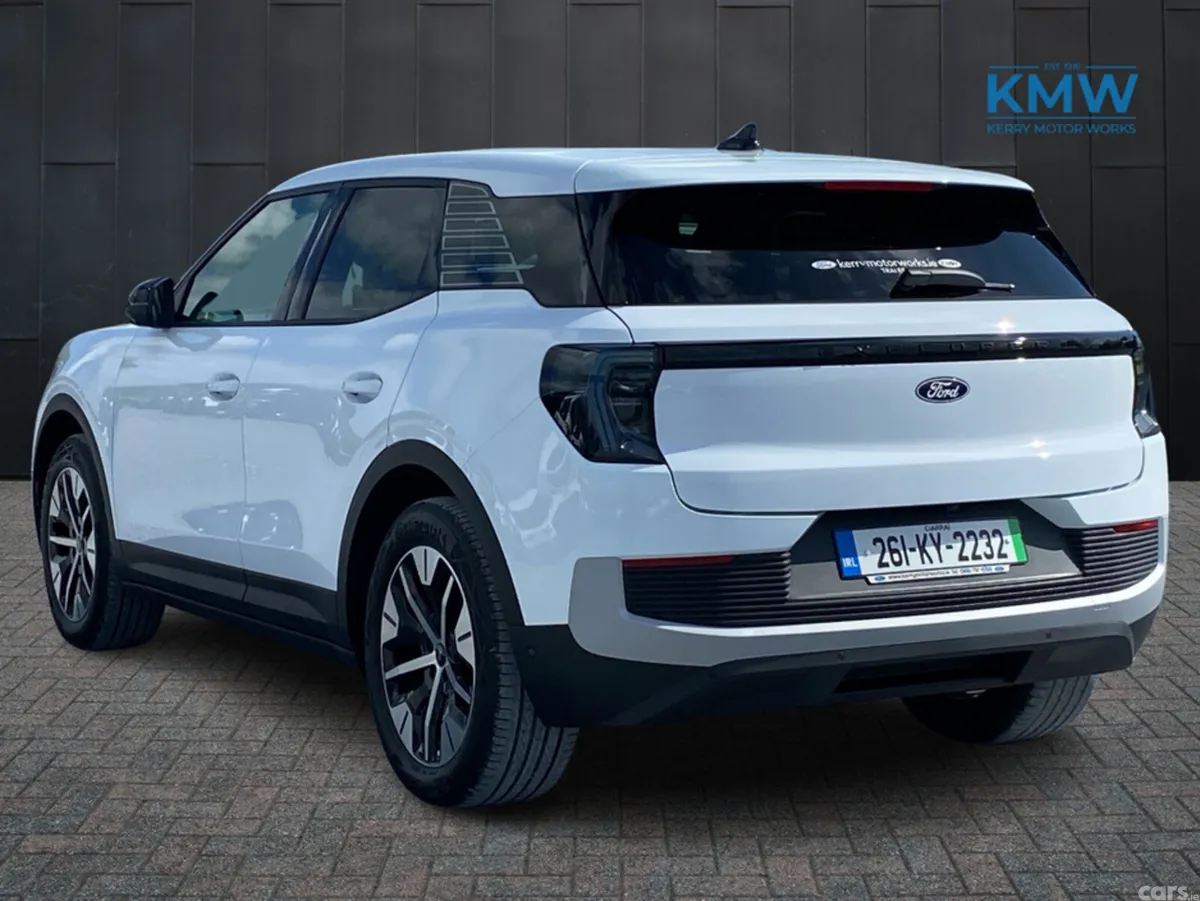 Ford Explorer MPV, Electric, 2026, White