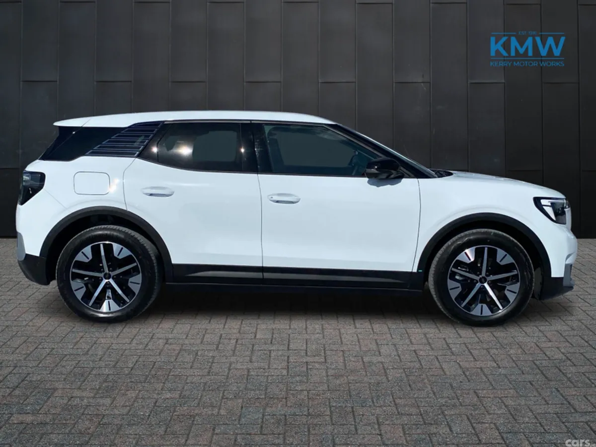 Ford Explorer MPV, Electric, 2026, White