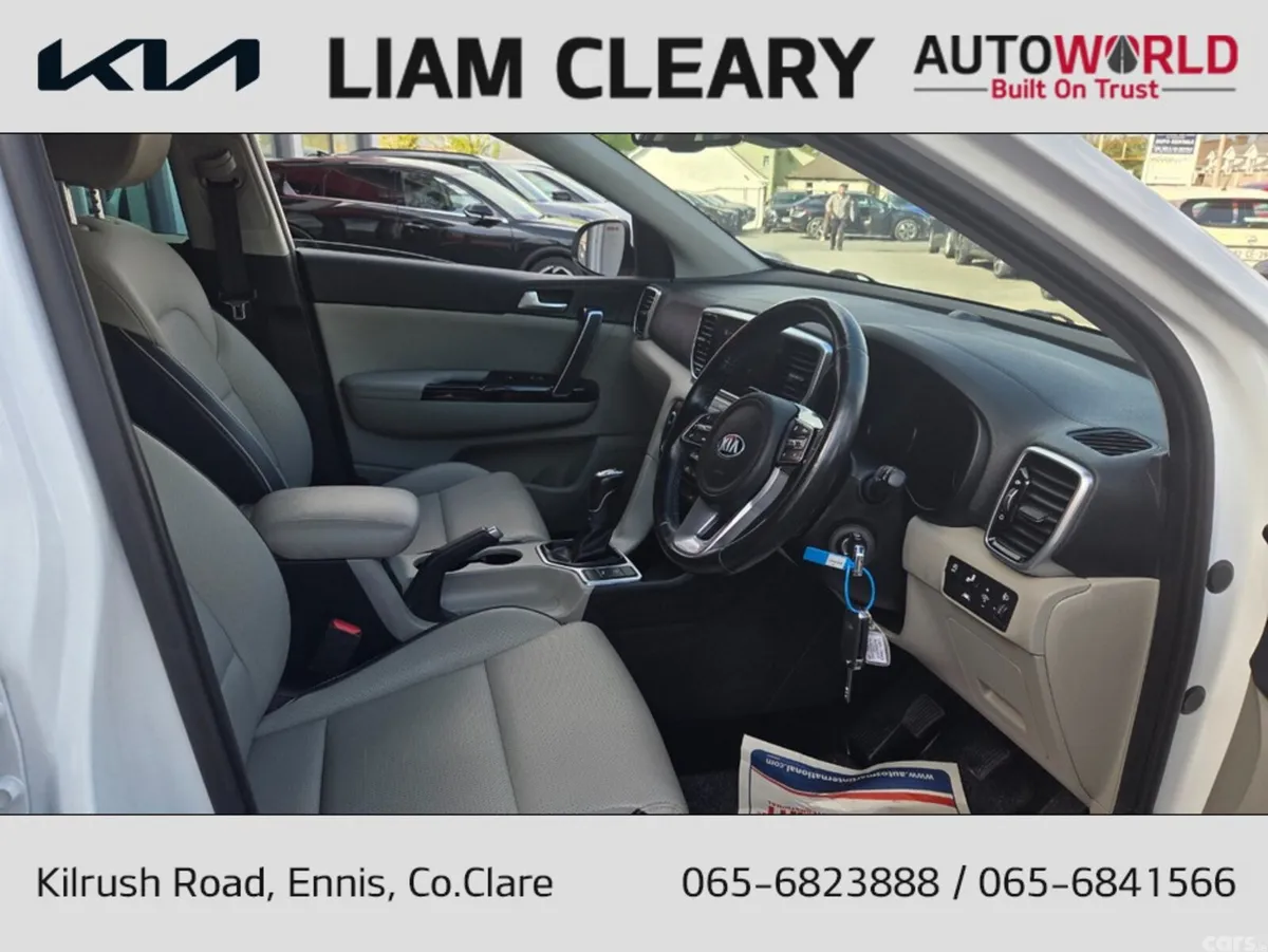Kia Sportage MPV, Diesel Hybrid, 2022, White