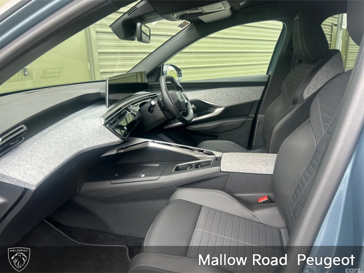 Peugeot 3008 SUV, Petrol Hybrid, 2025, Blue
