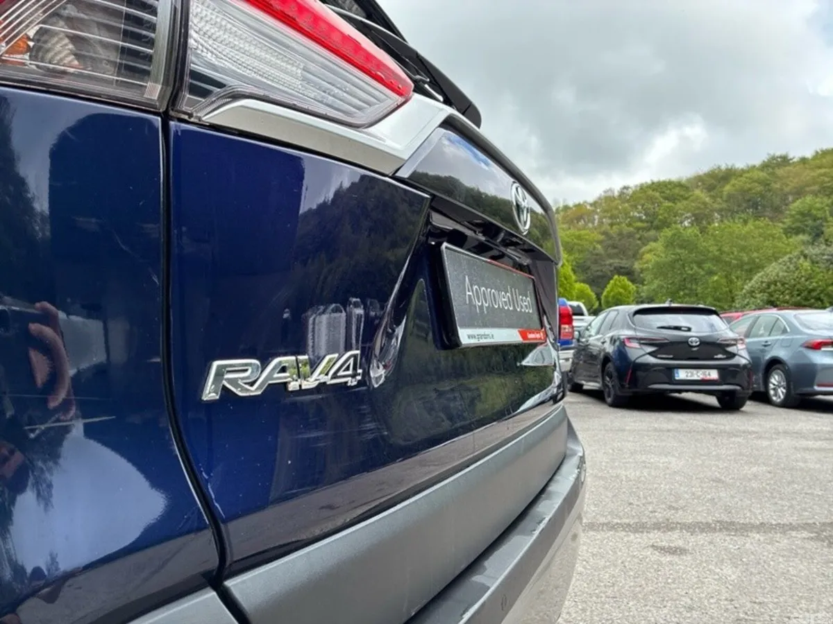 Toyota RAV4 SUV, Petrol Hybrid, 2023, Blue