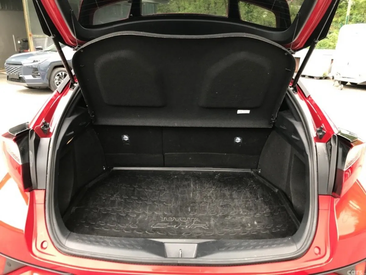 Toyota C-HR SUV, Petrol Hybrid, 2022, Red