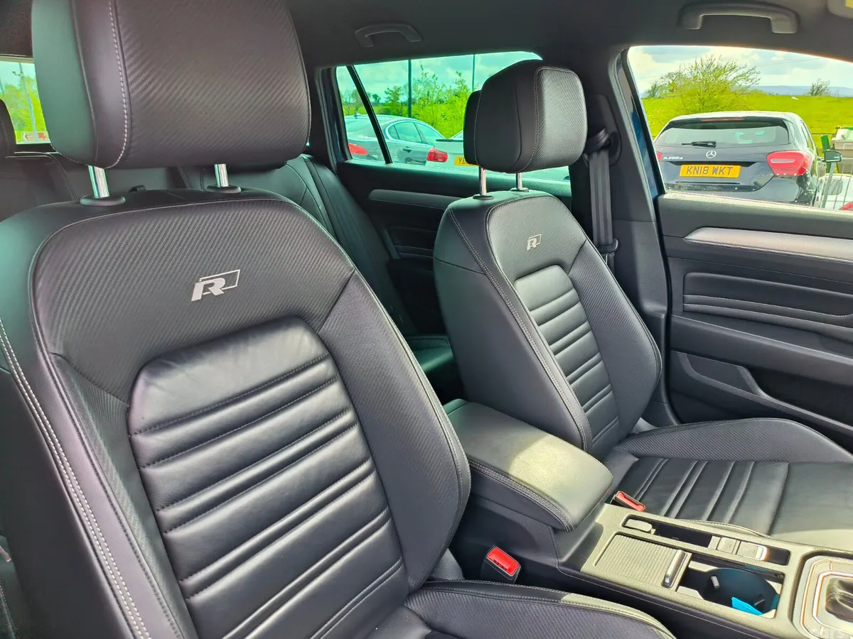 Volkswagen Passat Estate, Diesel, 2021, Blue