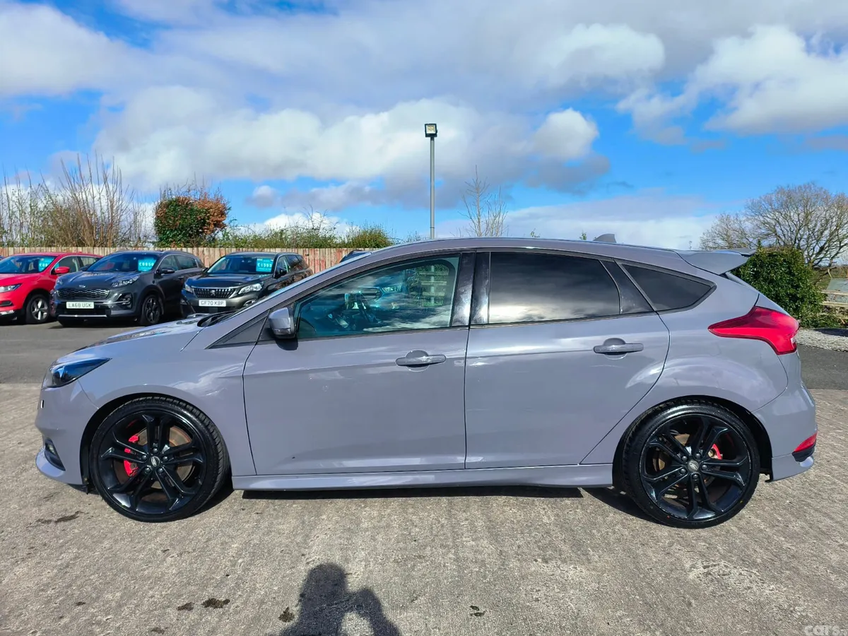 Ford Focus Hatchback, Diesel, 2017, Grey