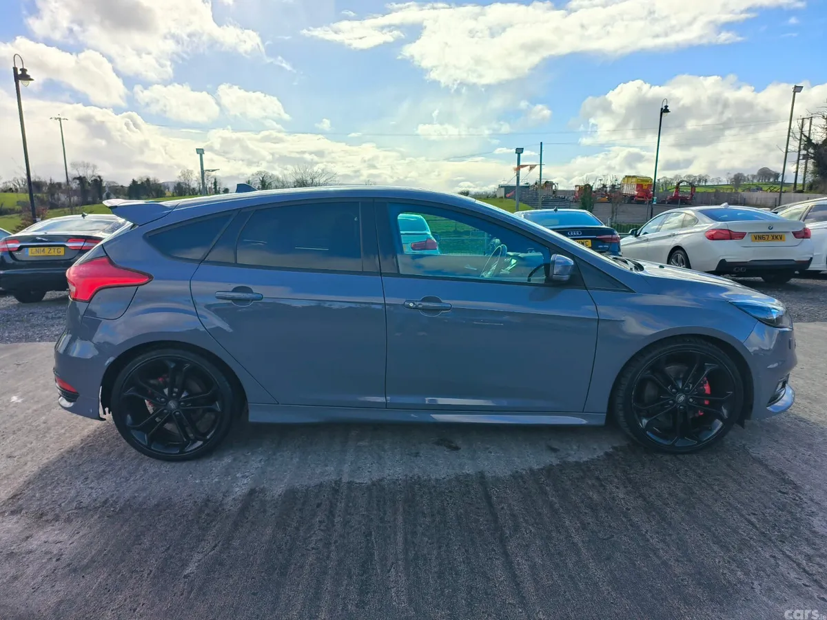 Ford Focus Hatchback, Diesel, 2017, Grey