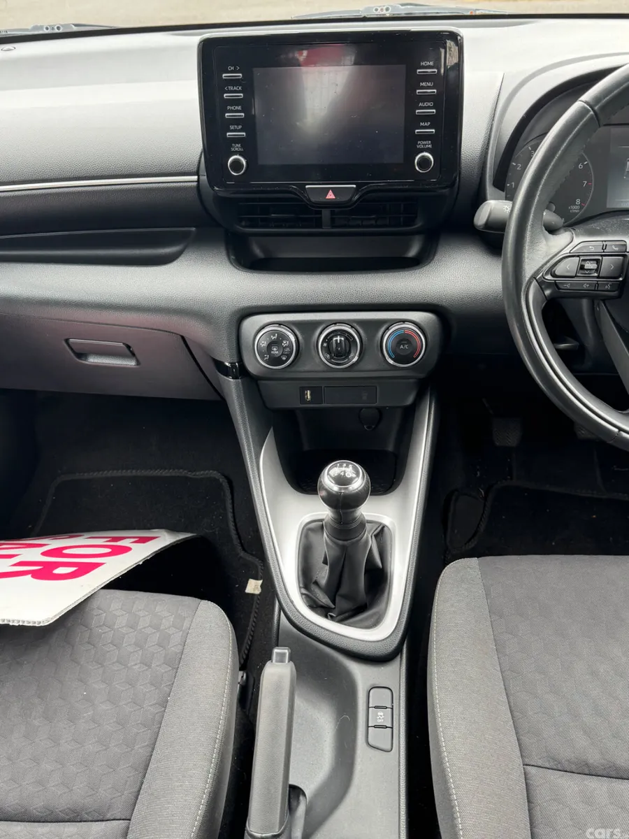 Toyota Yaris Hatchback, Petrol, 2022, Grey