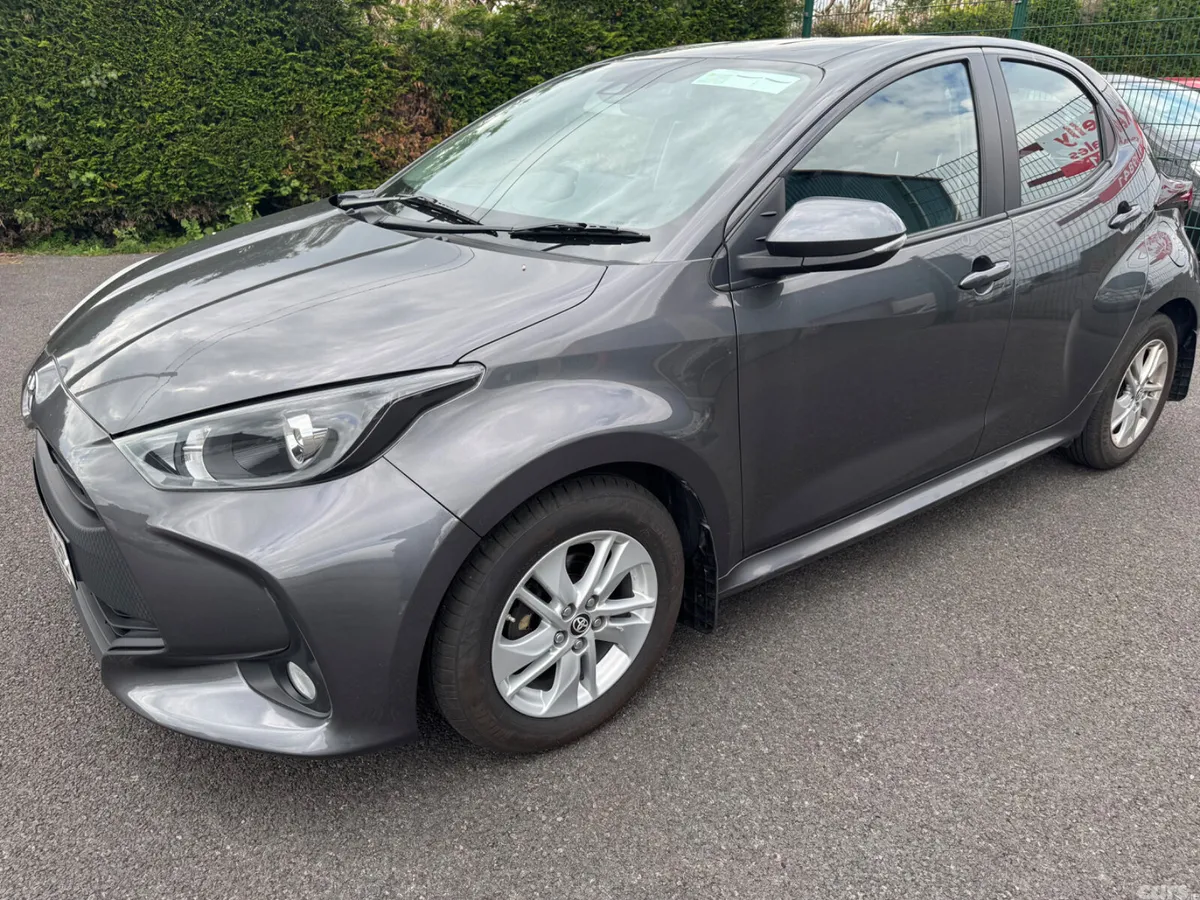 Toyota Yaris Hatchback, Petrol, 2022, Grey