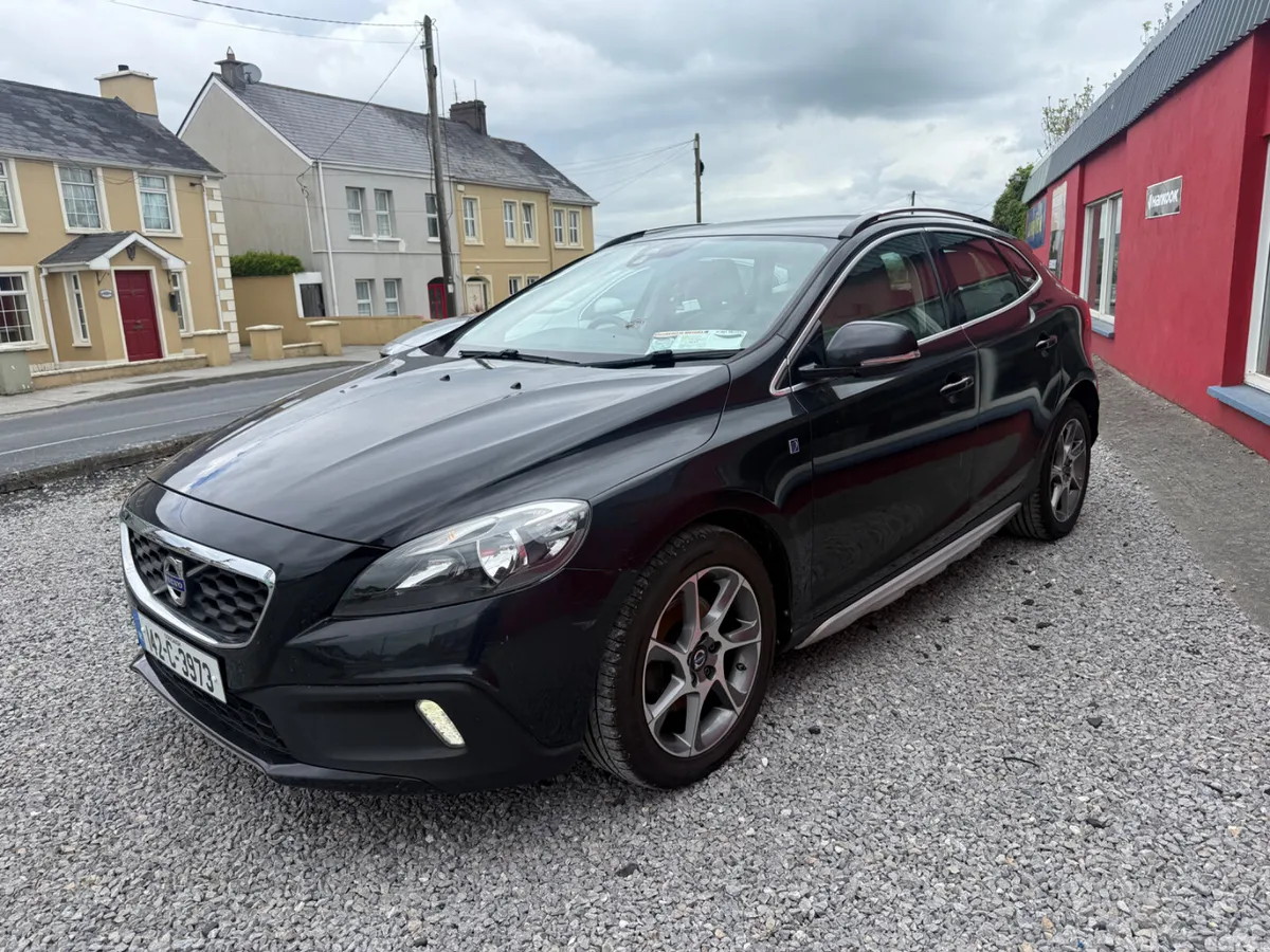 Volvo V40 Hatchback, Diesel, 2014, Black