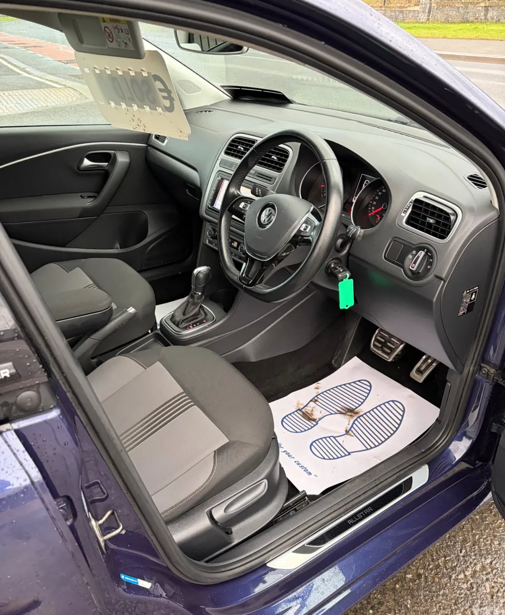 Volkswagen Polo Hatchback, Petrol, 2016, Blue