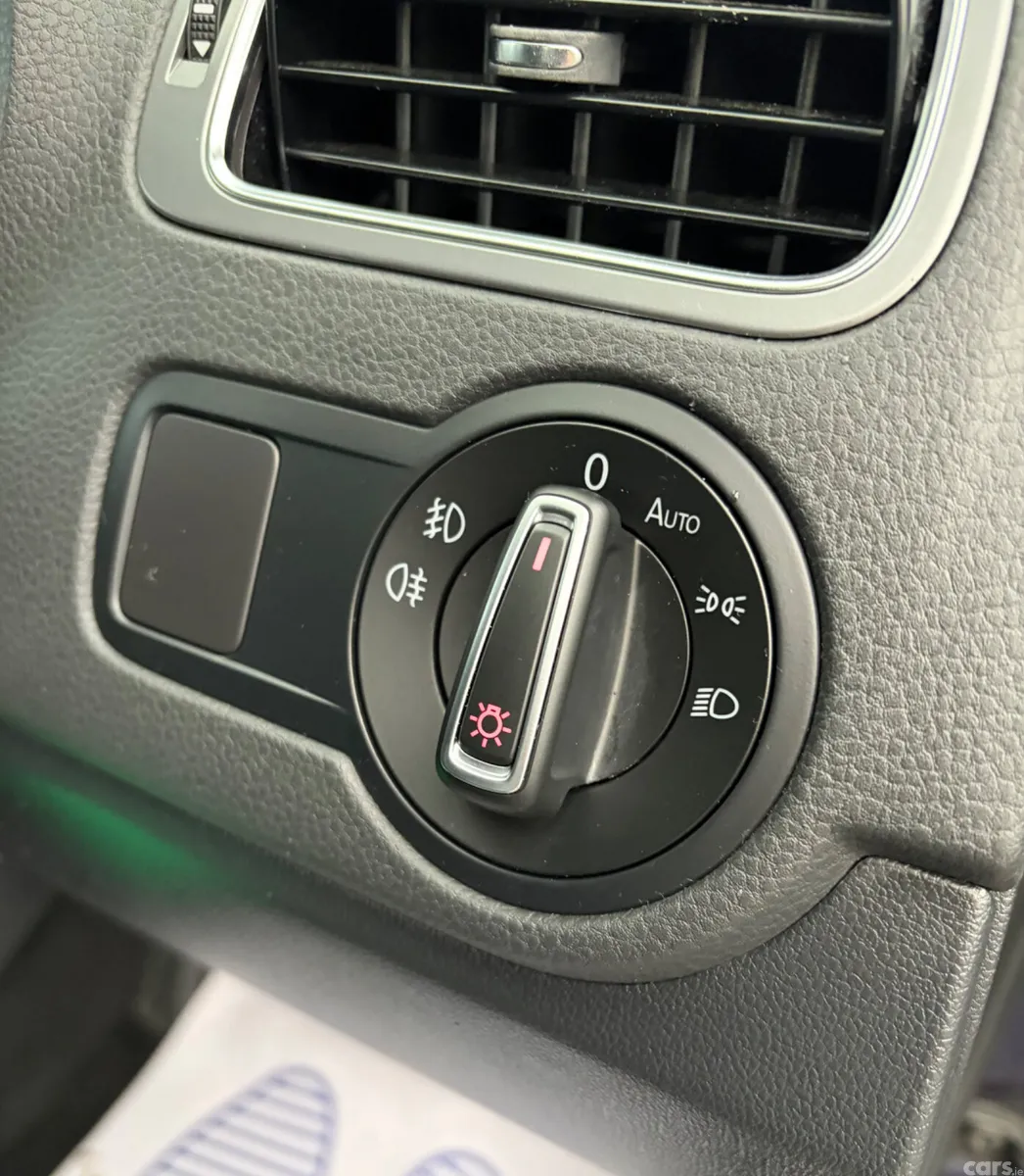 Volkswagen Polo Hatchback, Petrol, 2016, Blue