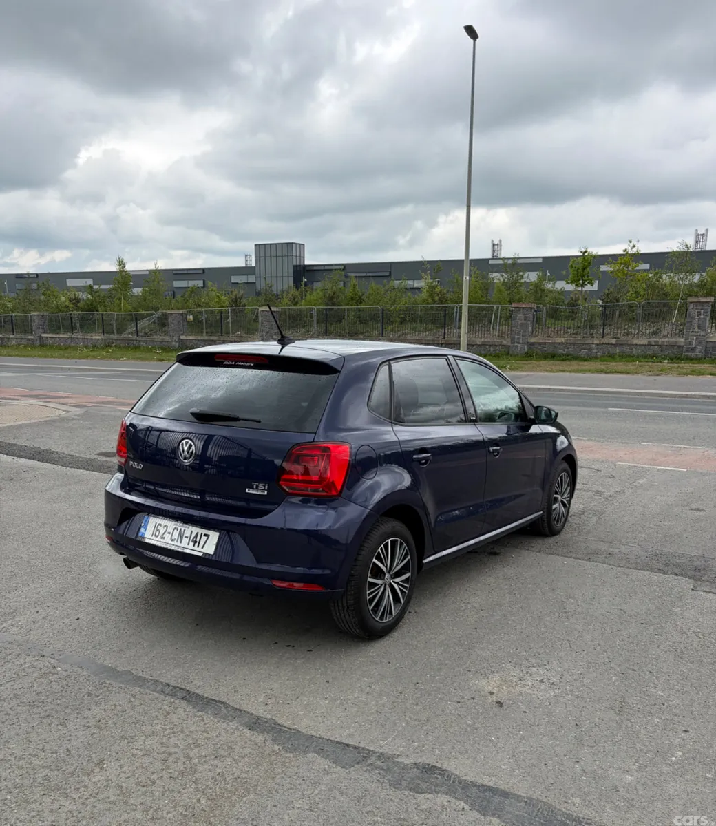 Volkswagen Polo Hatchback, Petrol, 2016, Blue