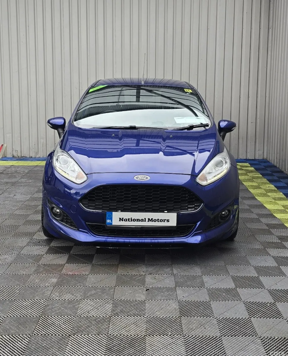 Ford Fiesta Hatchback, Petrol, 2017, Blue