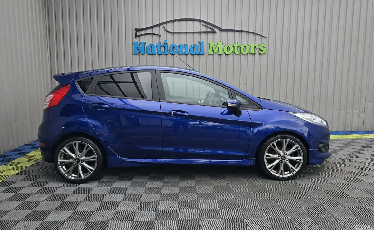 Ford Fiesta Hatchback, Petrol, 2017, Blue