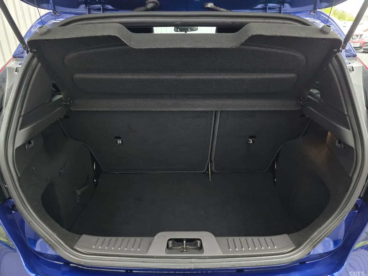 Ford Fiesta Hatchback, Petrol, 2017, Blue