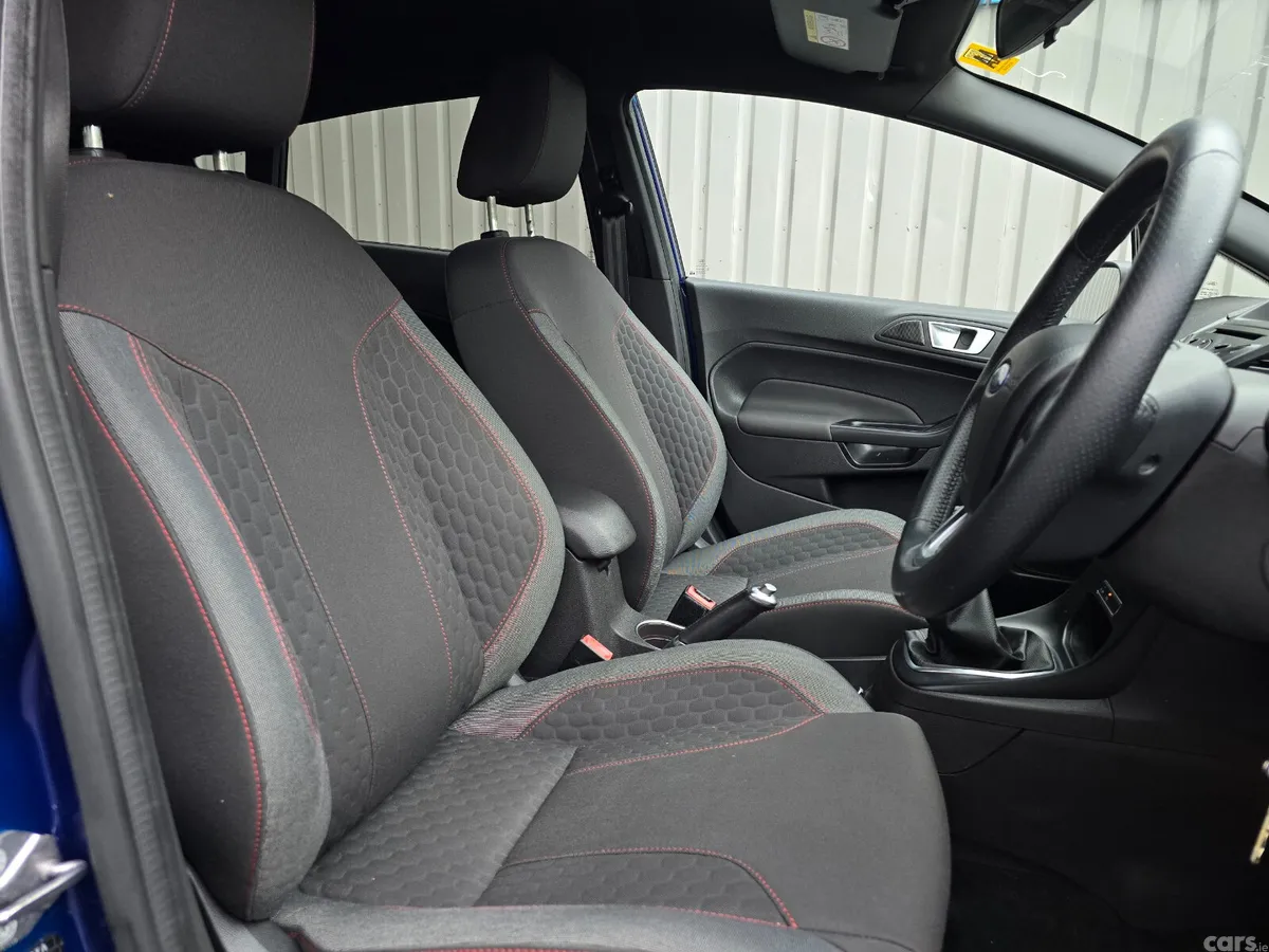 Ford Fiesta Hatchback, Petrol, 2017, Blue