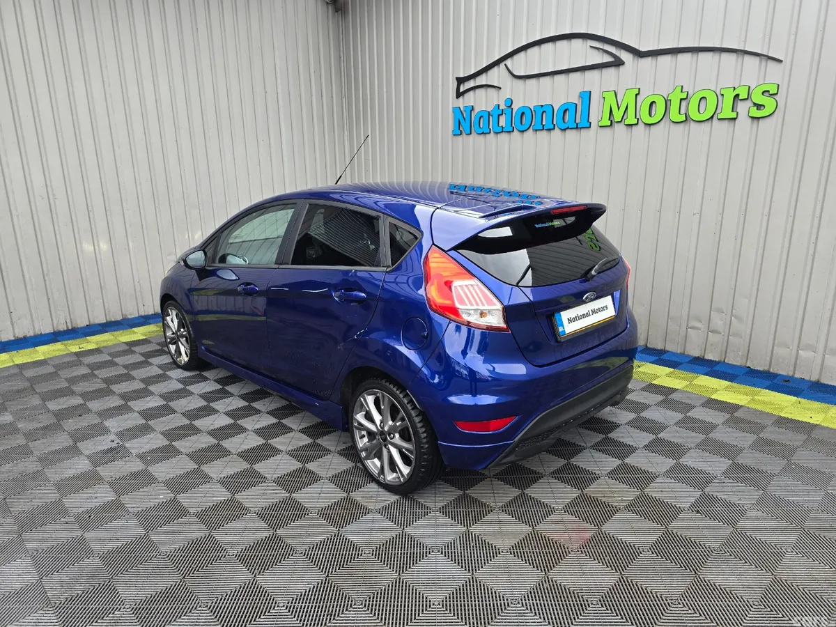 Ford Fiesta Hatchback, Petrol, 2017, Blue