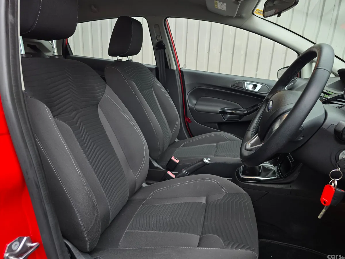 Ford Fiesta Hatchback, Petrol, 2017, Red