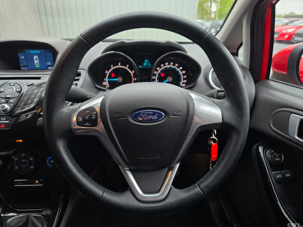 Ford Fiesta Hatchback, Petrol, 2017, Red