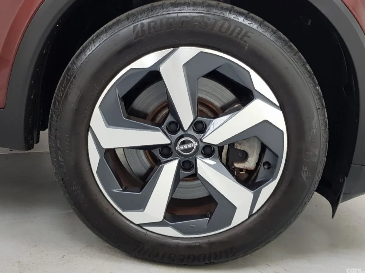 Nissan Qashqai MPV, Petrol, 2024, Red