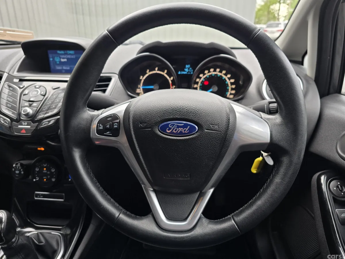 Ford Fiesta Hatchback, Petrol, 2016, Grey
