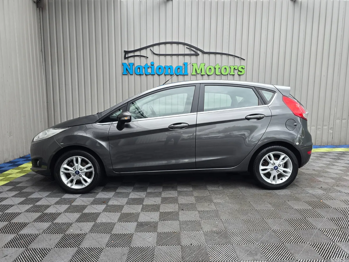 Ford Fiesta Hatchback, Petrol, 2016, Grey