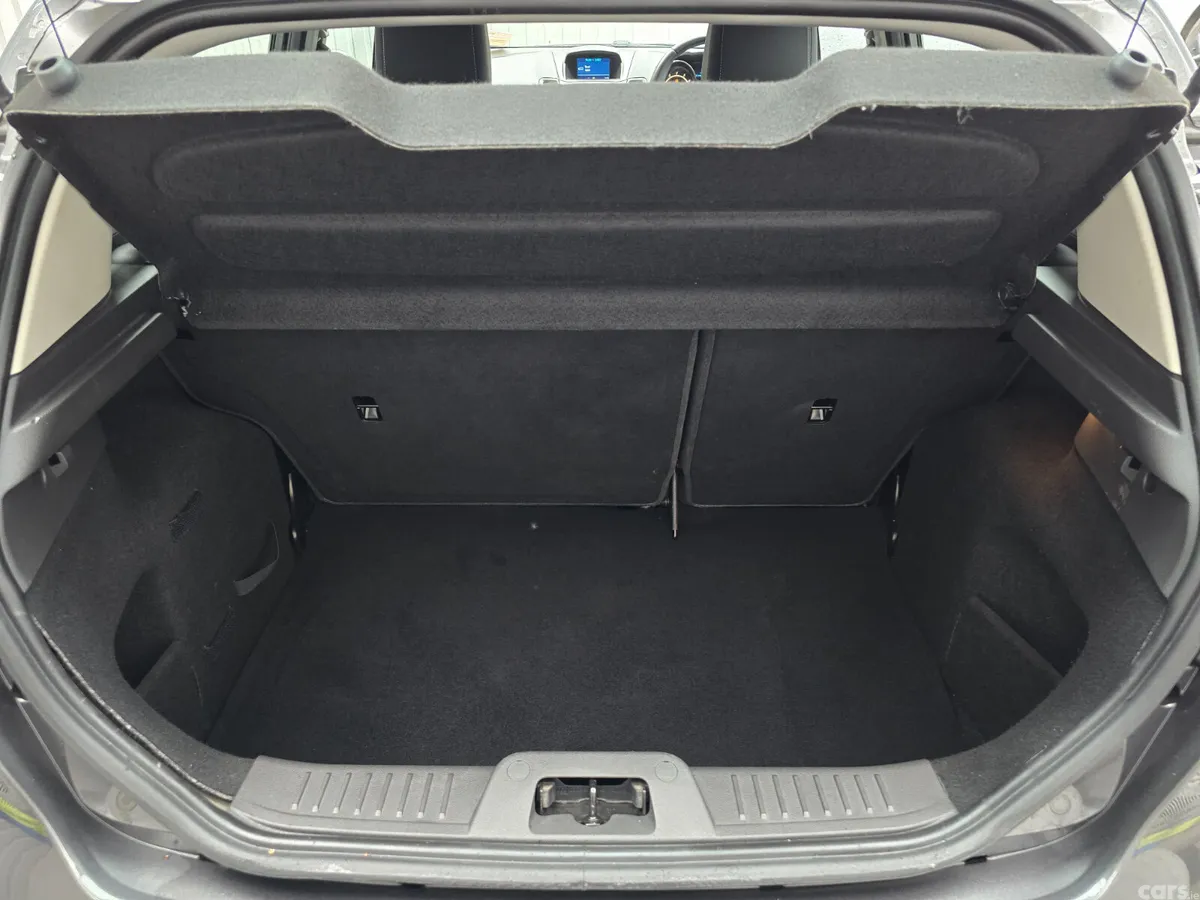 Ford Fiesta Hatchback, Petrol, 2016, Grey