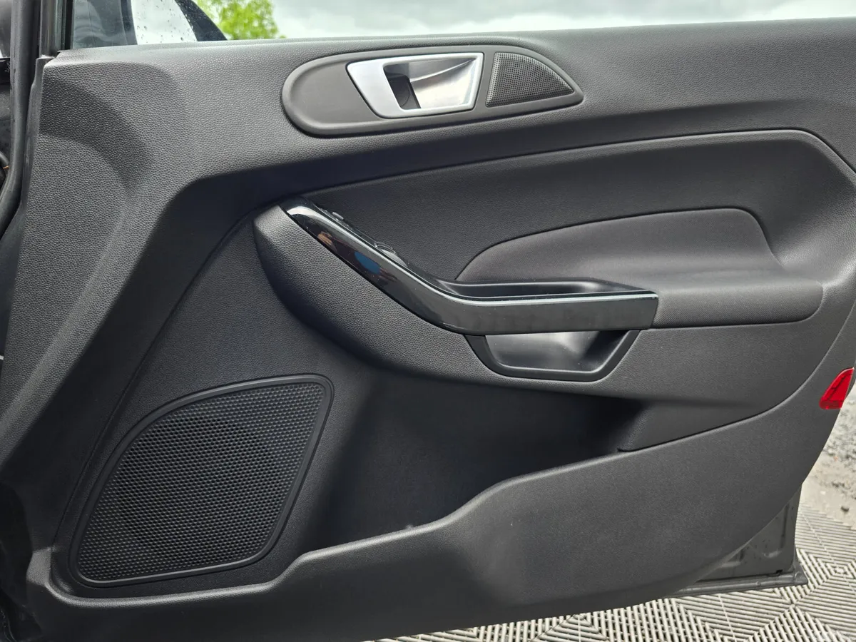 Ford Fiesta Hatchback, Petrol, 2016, Grey