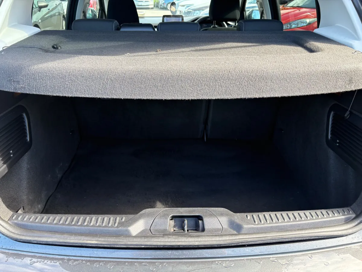 Ford Focus Hatchback, Petrol, 2019, Grey
