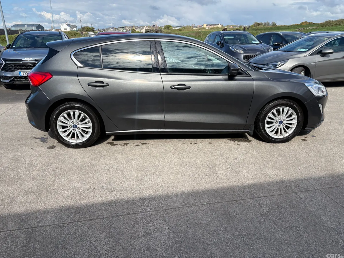 Ford Focus Hatchback, Petrol, 2019, Grey